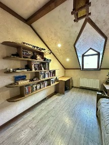 Продается 5-комн. квартира, 153 м²