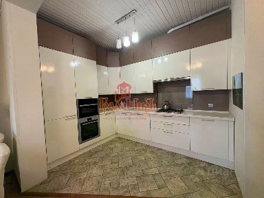 Сдается 2-этажный дом, 160 м²