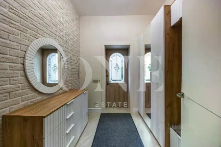 Сдается 2-этажный дом, 254 м²