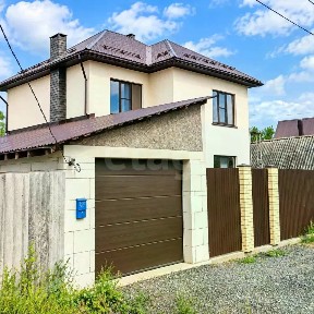 Продается 2-этажный дом, 240 м²