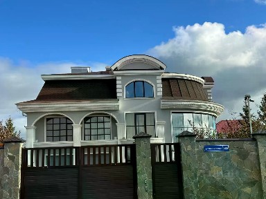 Продается 4-этажный дом, 913 м²