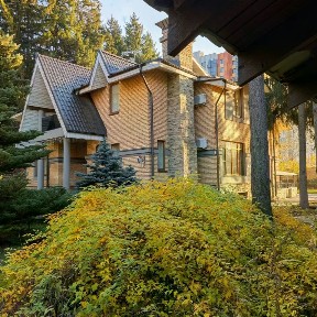 Сдается 3-этажный дом, 500 м²
