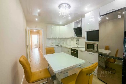 Продается 2-комн. квартира, 64 м²