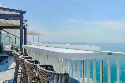 Продаются 4-комн. апартаменты, 200 м²