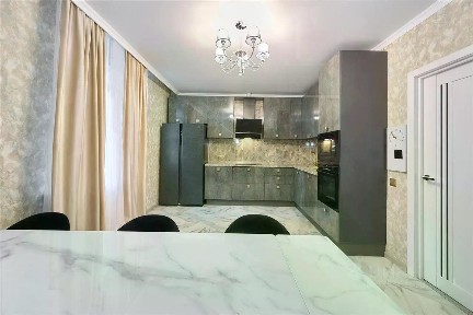 Продается 3-комн. квартира, 100,9 м²