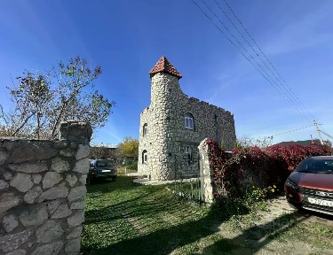 Продается 3-этажный дом, 180 м²