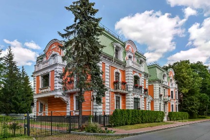 Продается 4-комн. квартира, 225,3 м²