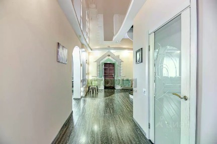 Продается 2-этажный коттедж, 288 м²
