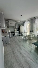 Продается 3-этажный дом, 366,3 м²