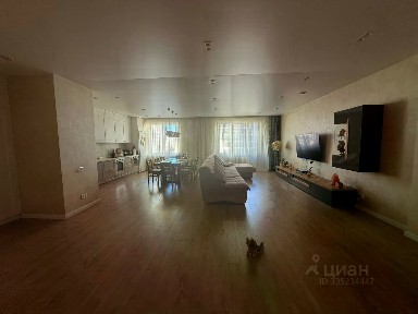 Продается 4-комн. квартира, 155,8 м²
