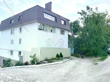 Продается 2-комн. квартира, 83 м²