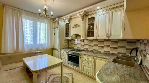 Продается 2-комн. квартира, 70 м²