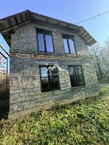 Продается 2-этажный дом, 179 м²