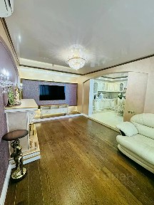 Продается 4-комн. квартира, 140 м²
