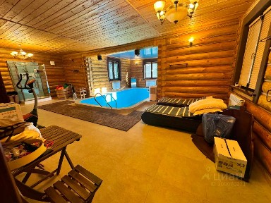Сдается 2-этажный дом, 320 м²