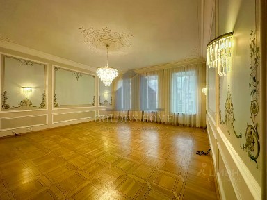 Сдается 5-комн. квартира, 273 м²