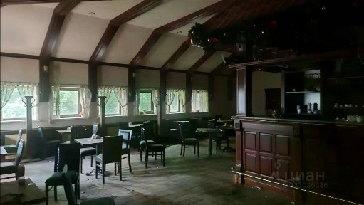 Продается торговая площадь, 605 м²
