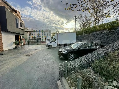 Сдается 3-этажный дом, 530 м²