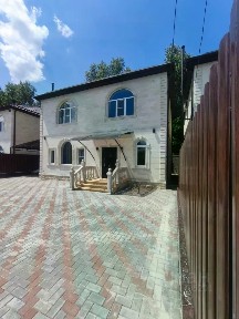 Сдается 2-этажный дом, 165 м²