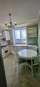 Продается 2-комн. квартира, 72,8 м²
