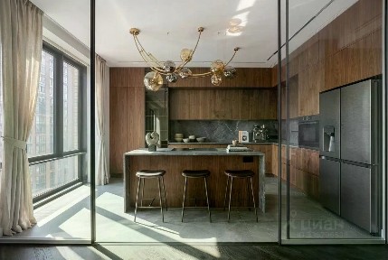 Сдается 4-комн. квартира, 102 м²