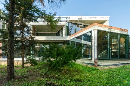Продается 2-этажный дом, 939 м²