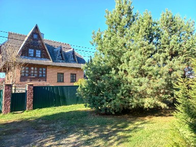 Продается 3-этажный дом, 214 м²