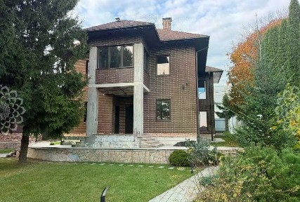 Продается 3-этажный коттедж, 310 м²