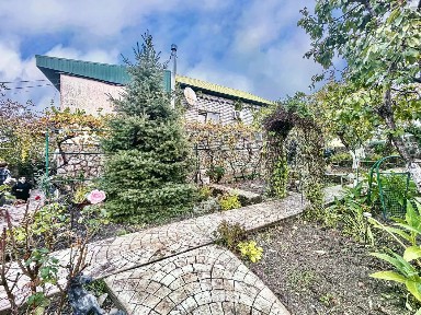 Продается 2-этажный дом, 301 м²