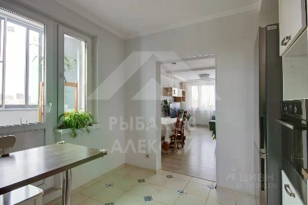 Продается 4-комн. квартира, 98 м²