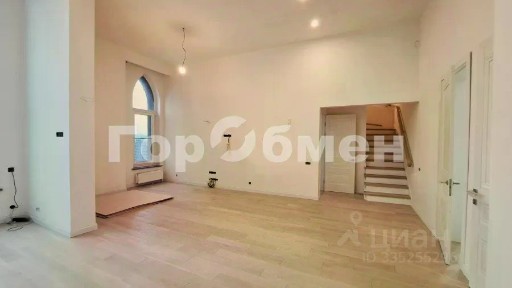 Продается 4-комн. квартира, 130 м²
