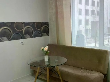 Продается 4-комн. квартира, 102 м²