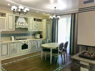 Сдается 2-этажный дом, 150 м²