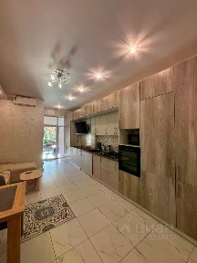 Сдается 3-этажный таунхаус, 180 м²
