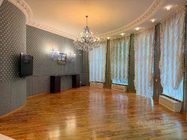 Сдается 2-этажный дом, 700 м²