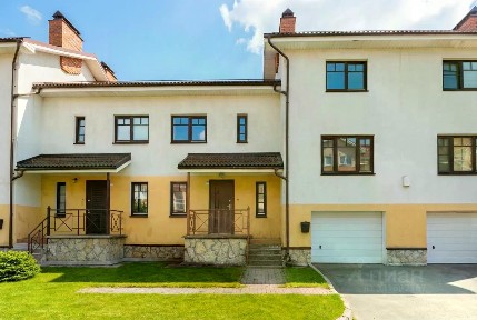 Сдается 3-этажный таунхаус, 186,2 м²