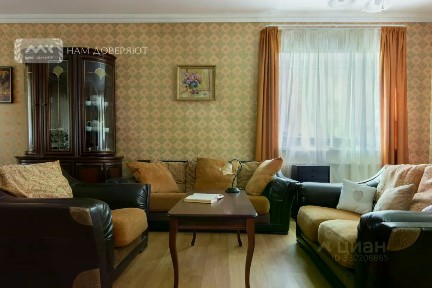 Сдается 2-этажный дом, 190 м²