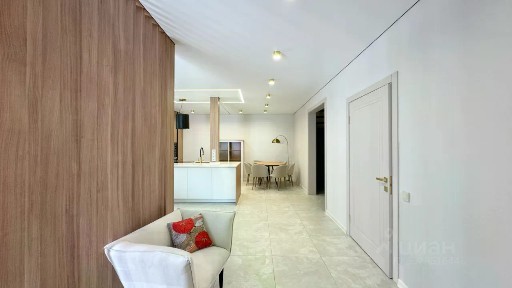 Сдается 3-этажный дом, 200 м²