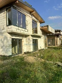 Продается 2-этажный дом, 178 м²