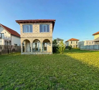 Продается 2-этажный дом, 140 м²