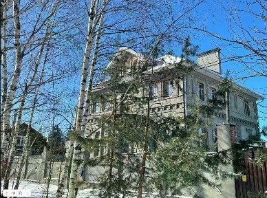 Продается 2-этажный коттедж, 350 м²