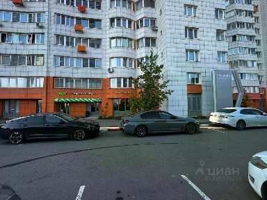 Продается торговая площадь, 240 м²