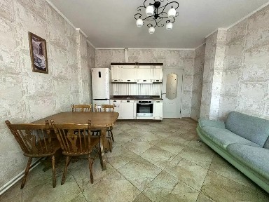 Сдается 2-комн. квартира, 72 м²