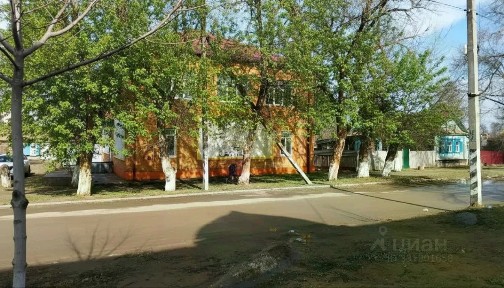 Астраханская область, Икрянинский район, Оранжереи село, ул. Кирова, 9