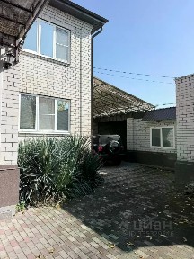 Сдается 2-этажный дом, 200 м²
