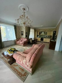Продается 2-этажный дом, 180 м²