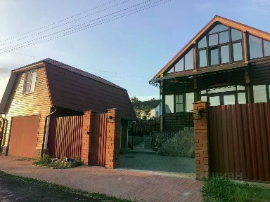 Сдается 2-этажный дом, 140 м²