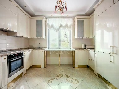 Продается 4-комн. квартира, 165 м²