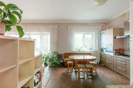 Продается 3-этажный дом, 322,6 м²