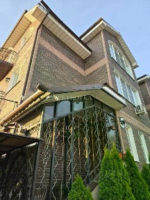 Продается 3-этажный таунхаус, 158 м²